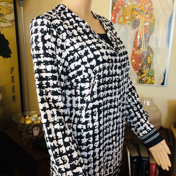 Karl Lagerfeld Blouse, Size Small - Picture 5 of 7